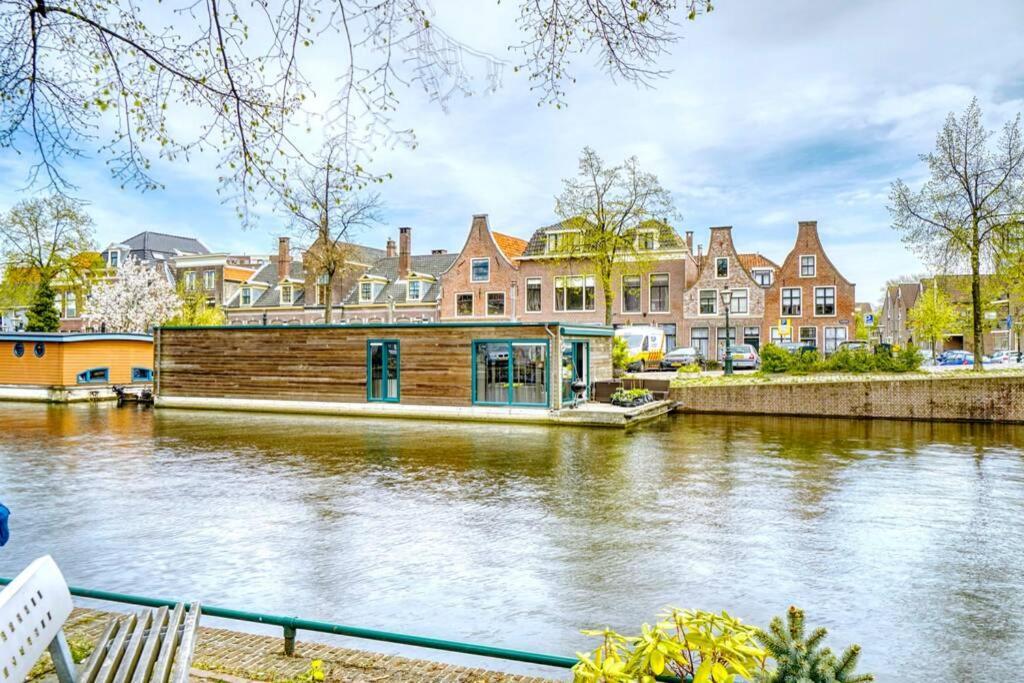 Beautiful Houseboat In The Centre Of Leiden ライデン エクステリア 写真