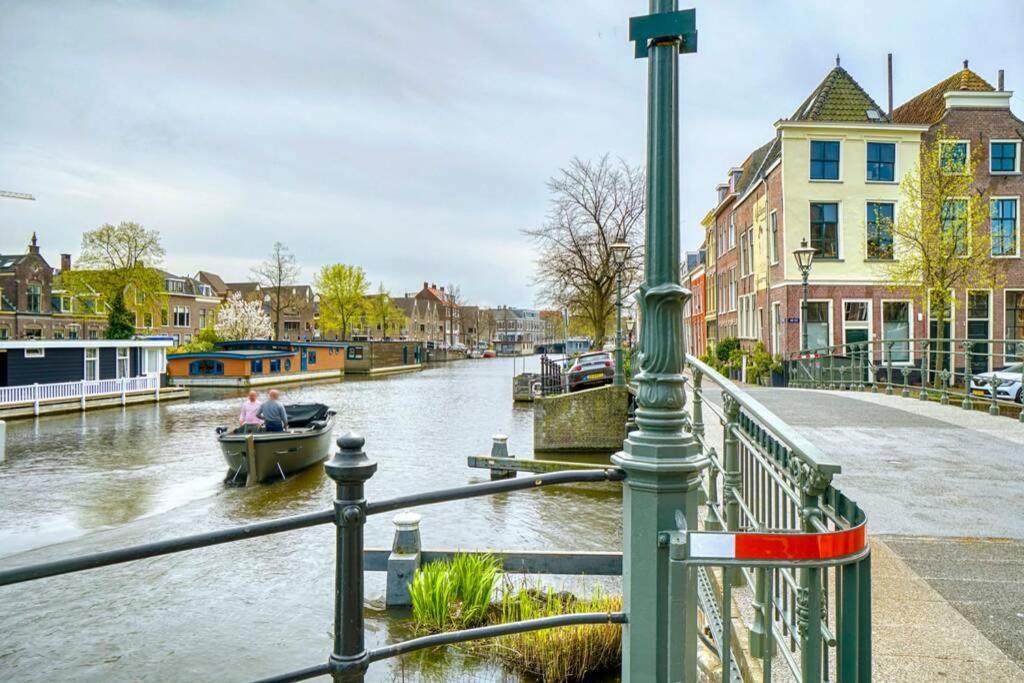 Beautiful Houseboat In The Centre Of Leiden ライデン エクステリア 写真