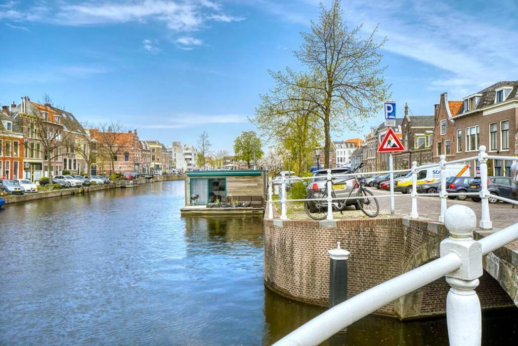 Beautiful Houseboat In The Centre Of Leiden ライデン エクステリア 写真
